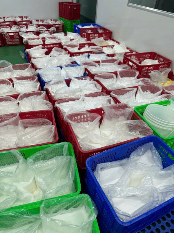 Công an TP.HCM bóc trần đường dây 'hô biến' kem trộn thành hàng ngoại Công an TP.HCM bóc trần đường dây 'hô biến' kem trộn thành hàng ngoại