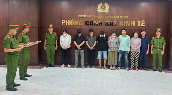 Công an TP.HCM bóc trần đường dây 'phù phép' 50 tấn thịt heo thành 'đặc sản rừng' Công an TP.HCM bóc trần đường dây 'phù phép' 50 tấn thịt heo thành 'đặc sản rừng'