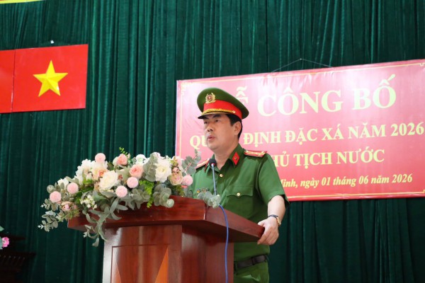 Công an TP.HCM công bố quyết định đặc xá cho 457 phạm nhân Công an TP.HCM công bố quyết định đặc xá cho 457 phạm nhân