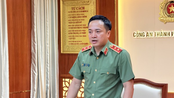 Công an TP.HCM công bố vụ 2 nghi phạm nổ súng giết người tại phường Bến Thành Công an TP.HCM công bố vụ 2 nghi phạm nổ súng giết người tại phường Bến Thành