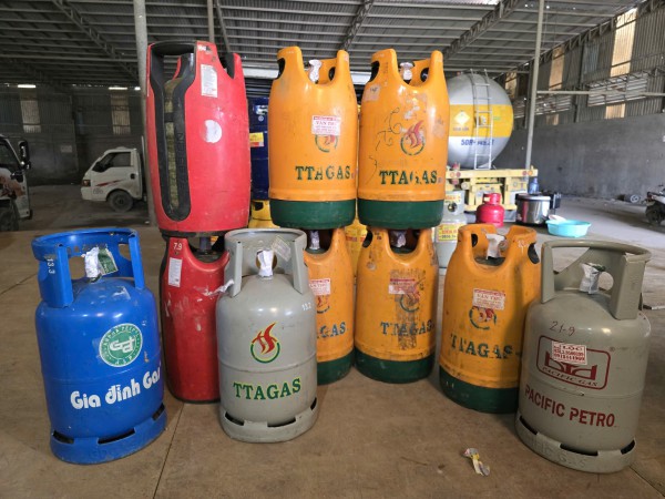 Công an TP.HCM khởi tố 4 bị can trong đường dây gas giả quy mô lớn