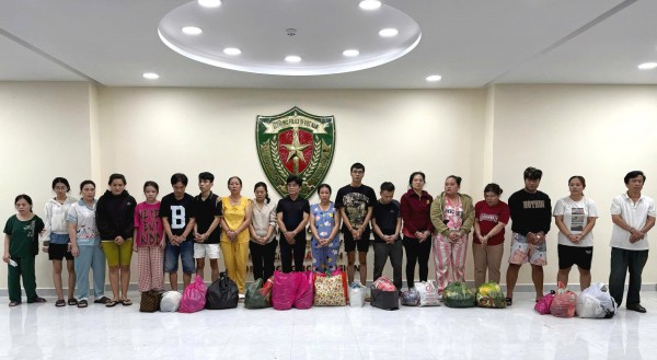 Công an TP.HCM khởi tố vợ chồng giám đốc công ty mỹ phẩm làm dầu gió giả Công an TP.HCM khởi tố vợ chồng giám đốc công ty mỹ phẩm làm dầu gió giả