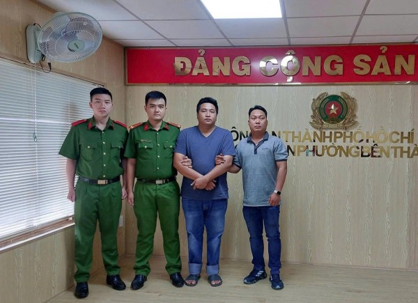 Công an TP.HCM liên tiếp bắt tội phạm truy nã ở khu vực trung tâm Công an TP.HCM liên tiếp bắt tội phạm truy nã ở khu vực trung tâm