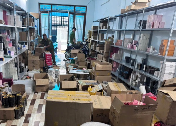 Công an TP.HCM triệt phá đường dây bán mỹ phẩm giả quy mô lớn trên mạng