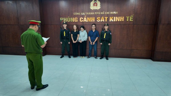 Công an TP.HCM triệt phá đường dây buôn lậu sữa whey protein quy mô lớn