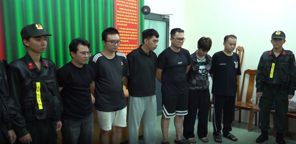 Công an TP.HCM triệt phá đường dây cung cấp khí cười cho nhiều quán bar, nhà hàng Công an TP.HCM triệt phá đường dây cung cấp khí cười cho nhiều quán bar, nhà hàng