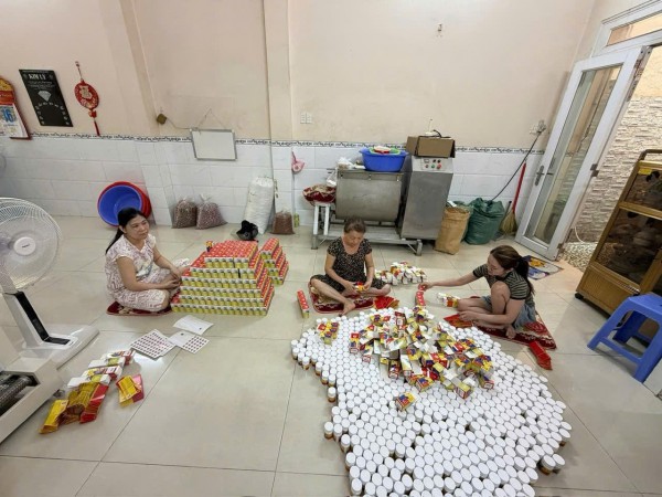 Công an TP.HCM triệt phá đường dây thuốc chữa bệnh giả 'đội lốt' thuốc ngoại