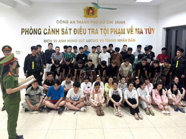 Công an TP.HCM xóa tụ điểm ma túy tại quán bar Revo ở phường Vũng Tàu Công an TP.HCM xóa tụ điểm ma túy tại quán bar Revo ở phường Vũng Tàu