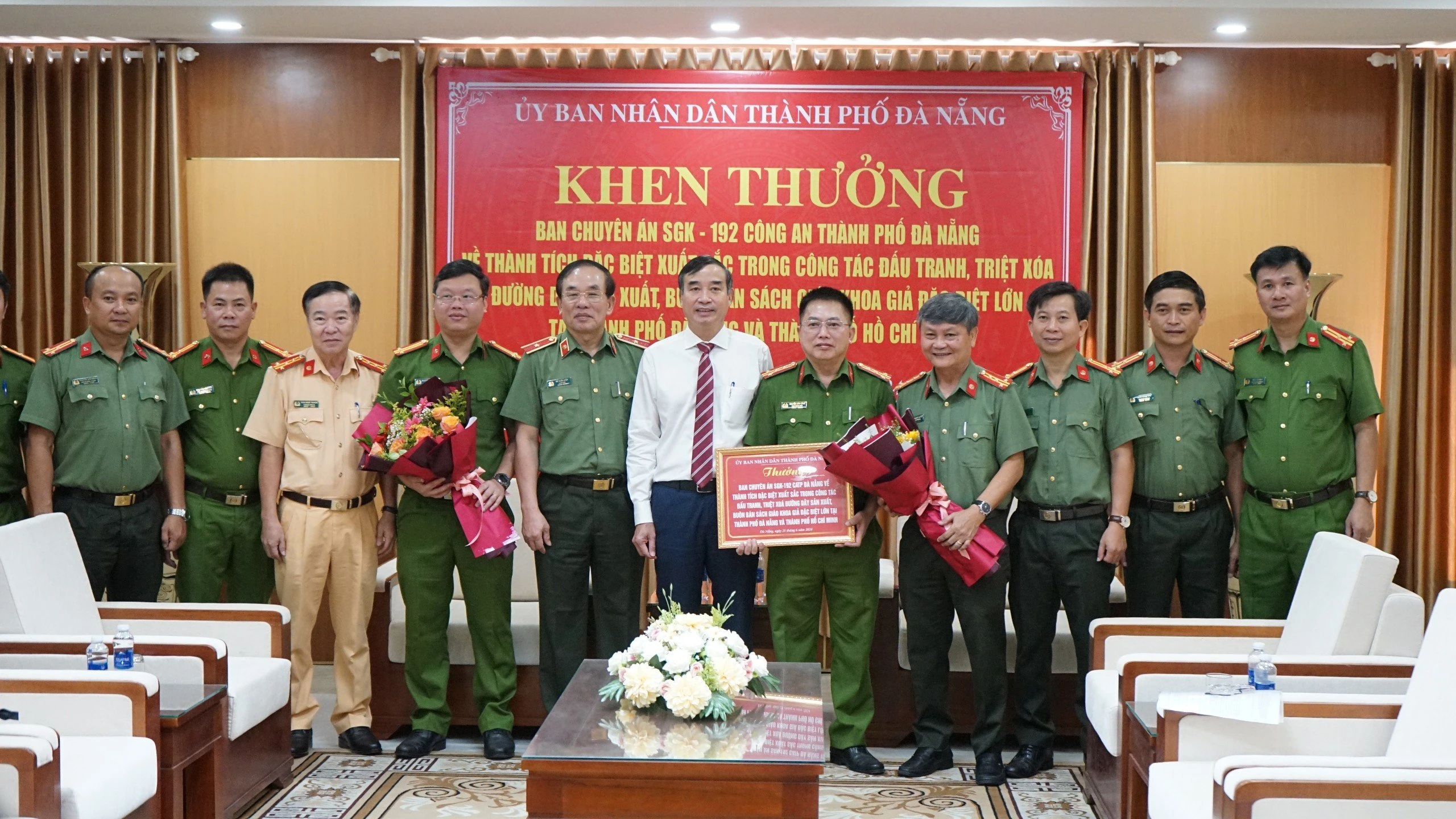 Công an TP.Đà Nẵng bắt vụ sản xuất sách giáo khoa giả trị giá 12 tỉ đồng