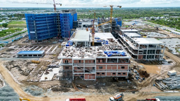 Công an giám định gói thầu hơn 775 tỉ tại bệnh viện 1.200 giường ở Cà Mau