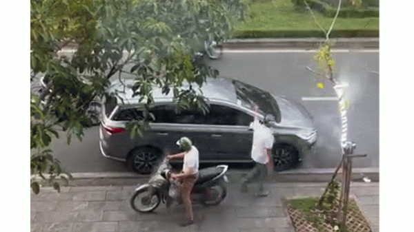 Công an khởi tố 2 người rượt đuổi, kẹp cổ tài xế ô tô ở TP.HCM