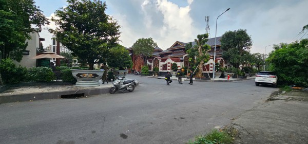 Công an kiểm tra biệt phủ rộng của chủ thẩm mỹ viện Mailisa ở TP.HCM