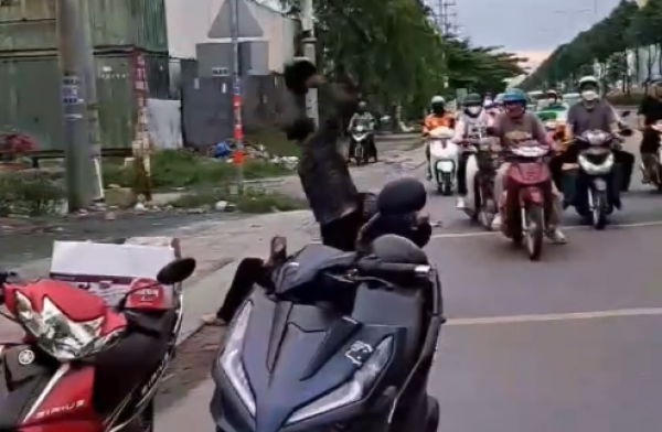 Công an làm rõ vụ đánh người trên đường Lê Quang Đạo Công an làm rõ vụ đánh người trên đường Lê Quang Đạo