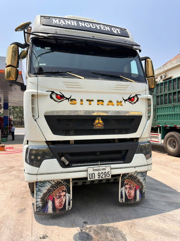 Công an tỉnh Quảng Trị bắt xe tải gia cố gầm chở dầu diesel qua biên giới