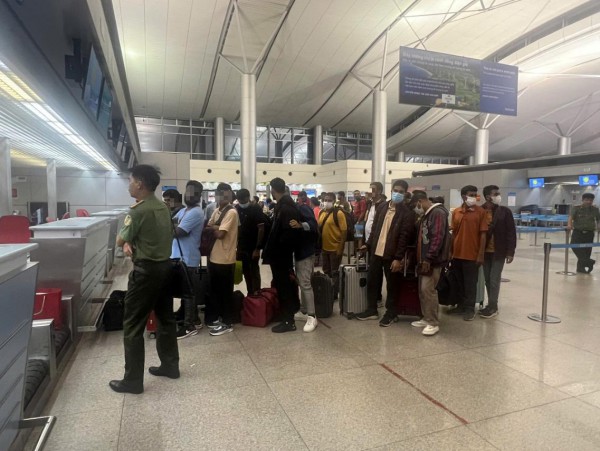 Công an tỉnh Đồng Nai trục xuất 36 người Bangladesh cư trú bất hợp pháp