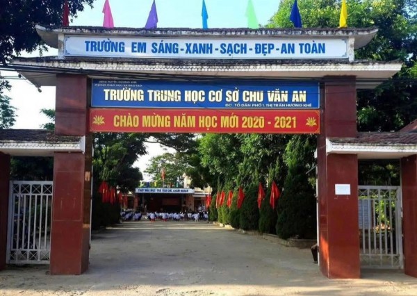 Công an triệu tập thầy giáo bị tố 'chạm vào vùng nhạy cảm' nữ sinh lớp 8