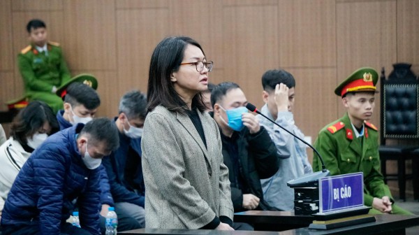 Cựu Cục trưởng Trần Việt Nga phủ nhận ‘om’ hồ sơ để doanh nghiệp chi tiền