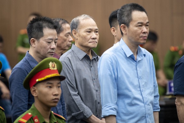 Cựu Thứ trưởng Bộ NN-PTNT bị tuyên phạt 4 năm tù trong vụ hối lộ 40 tỉ