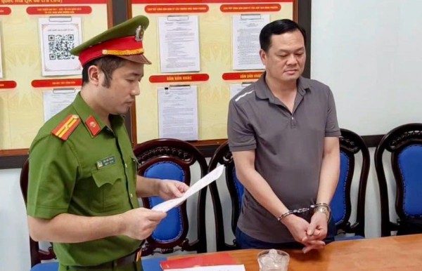 Cựu cán bộ ủy ban kiểm tra tỉnh ủy bị bắt vì lừa đảo 'chạy việc'
