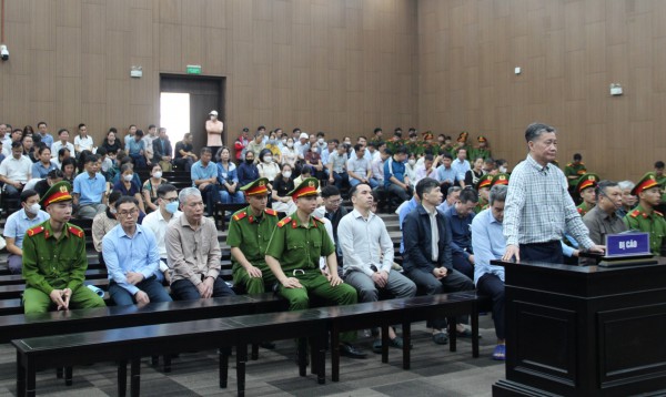 Cựu cục trưởng nhận hối lộ 6,25 tỉ rồi bỏ trốn, vợ đã nộp lại hết tiền Cựu cục trưởng nhận hối lộ 6,25 tỉ rồi bỏ trốn, vợ đã nộp lại hết tiền