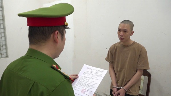 Giả danh giảng viên, lừa đảo sinh viên mua đồng phục chiếm đoạt hơn 700 triệu đồng Giả danh giảng viên, lừa đảo sinh viên mua đồng phục chiếm đoạt hơn 700 triệu đồng