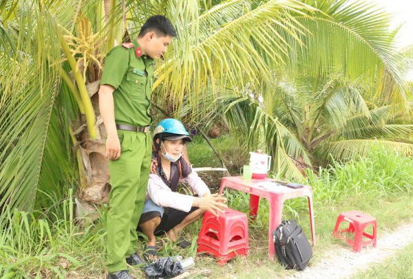 Giấu ma túy trong gói thuốc lá vẫn bị công an phát hiện