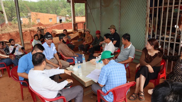 Hạ cốt nền đường, nhà dân chênh vênh bên mép vực sâu: Sai quy trình ở đâu?