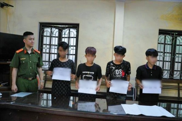 Hải Dương: Bắt nhóm thiếu niên chuyên trộm cắp cửa hàng điện thoại