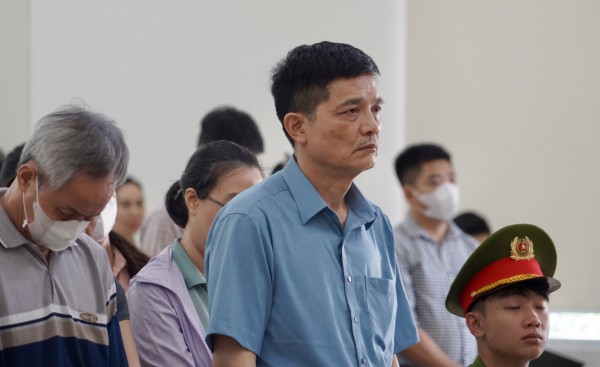 Hai cựu cục trưởng Cục An toàn thực phẩm được giảm án Hai cựu cục trưởng Cục An toàn thực phẩm được giảm án