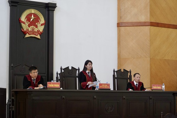 Hai cựu cục trưởng Cục An toàn thực phẩm được giảm án Hai cựu cục trưởng Cục An toàn thực phẩm được giảm án