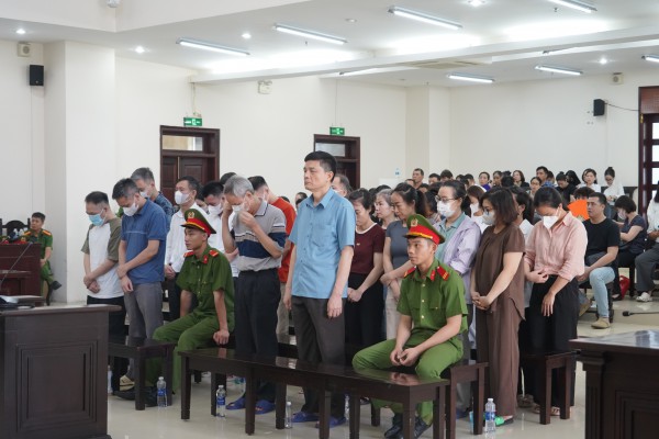 Hai cựu cục trưởng Cục An toàn thực phẩm được giảm án Hai cựu cục trưởng Cục An toàn thực phẩm được giảm án