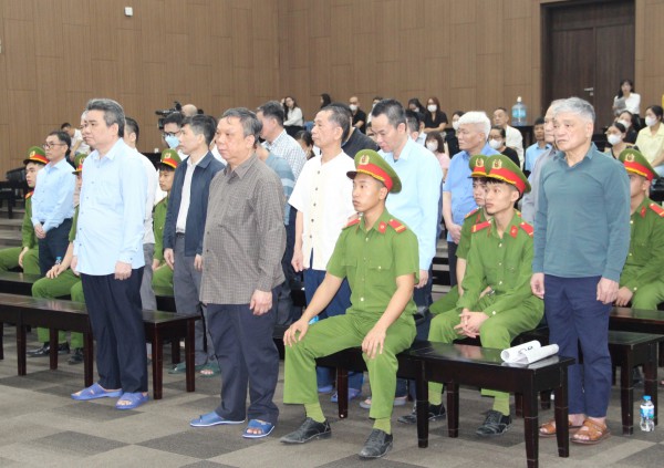 Hé lộ nguồn tiền hối lộ 40 tỉ cho cựu quan chức Bộ NN-PTNT Hé lộ nguồn tiền hối lộ 40 tỉ cho cựu quan chức Bộ NN-PTNT