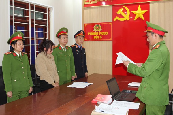 Hóa chất và nước lã cho 'ra lò' 60.000 lít 'giấm gạo lên men tự nhiên'