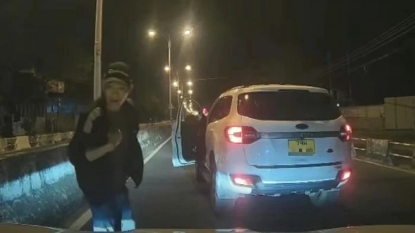 Khánh Hòa: Phạt 8,3 triệu đồng tài xế chặn đầu xe, đe dọa người khác