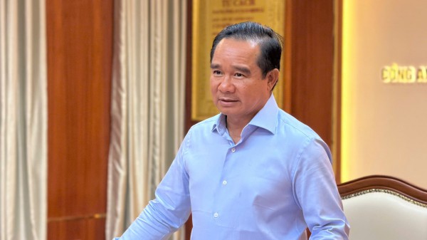 Khen thưởng 'nóng' 6 tập thể phá án thành công vụ nổ súng ở Bến Thành Khen thưởng 'nóng' 6 tập thể phá án thành công vụ nổ súng ở Bến Thành