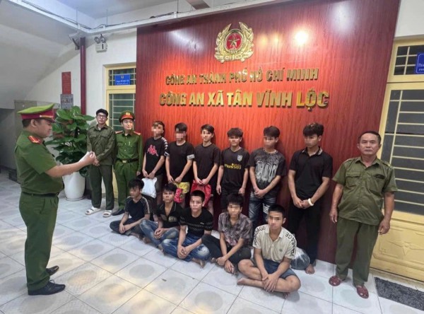 Khởi tố 11 bị can trong vụ hai nhóm thanh thiếu niên hỗn chiến ở TP.HCM