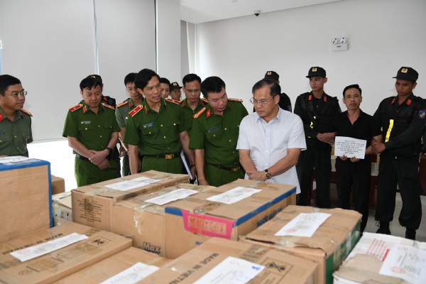 Khởi tố 13 bị can, thu giữ 777 kg ma túy