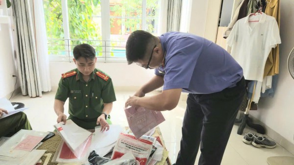 Khởi tố, bắt tạm giam 3 cựu cán bộ thuế tỉnh Lào Cai Khởi tố, bắt tạm giam 3 cựu cán bộ thuế tỉnh Lào Cai