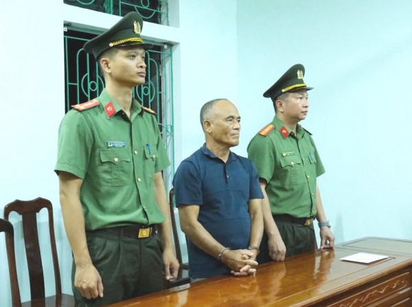 Khởi tố, bắt tạm giam đối tượng lợi dụng các quyền tự do dân chủ Khởi tố, bắt tạm giam đối tượng lợi dụng các quyền tự do dân chủ