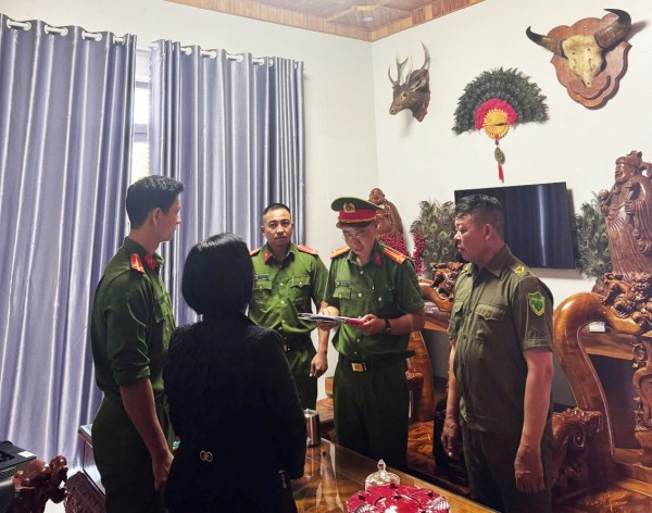 Khởi tố chủ hộ kinh doanh trốn thuế, gây thất thu 2,1 tỉ đồng Khởi tố chủ hộ kinh doanh trốn thuế, gây thất thu 2,1 tỉ đồng