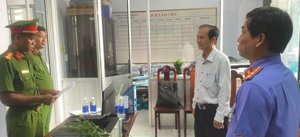 Khởi tố cựu Hiệu trưởng Trường cao đẳng nghề Kiên Giang lập khống hồ sơ quyết toán Khởi tố cựu Hiệu trưởng Trường cao đẳng nghề Kiên Giang lập khống hồ sơ quyết toán