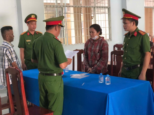 Khởi tố người phụ nữ lừa đảo hơn 18 tỉ đồng để trả nợ 6,3 tỉ Khởi tố người phụ nữ lừa đảo hơn 18 tỉ đồng để trả nợ 6,3 tỉ