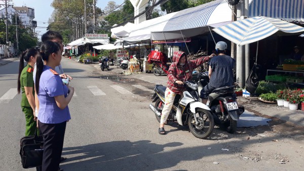 Khởi tố nữ bị can cướp giật dây chuyền vàng