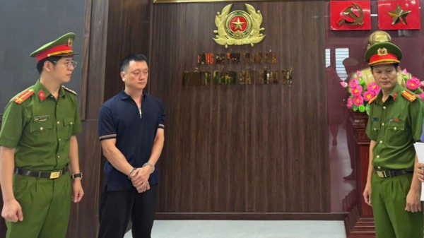 Khởi tố trùm giang hồ Vi 'ngộ' Khởi tố trùm giang hồ Vi 'ngộ'