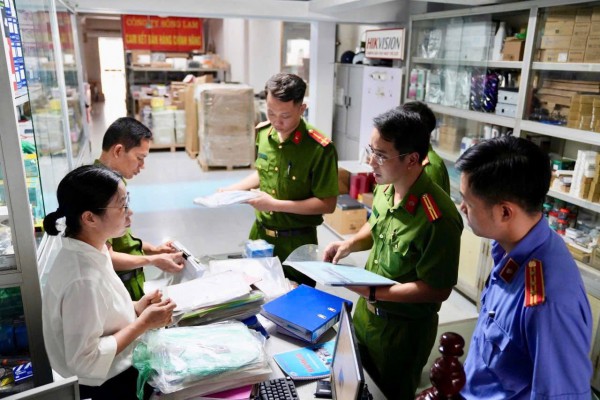 Khởi tố vụ án đầu tiên trên cả nước về sử dụng Windows, Microsoft Office 'lậu' Khởi tố vụ án đầu tiên trên cả nước về sử dụng Windows, Microsoft Office 'lậu'