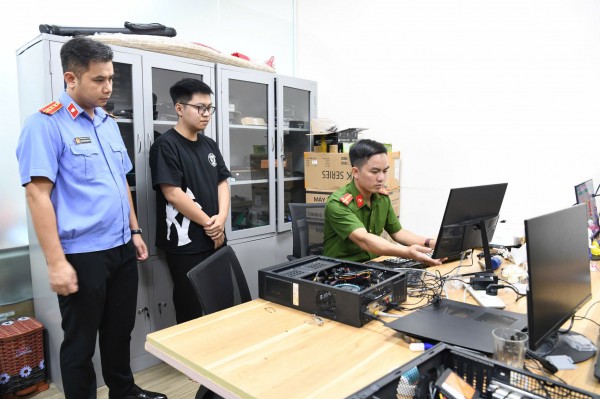 Khởi tố vụ án đầu tiên trên cả nước về sử dụng Windows, Microsoft Office 'lậu' Khởi tố vụ án đầu tiên trên cả nước về sử dụng Windows, Microsoft Office 'lậu'