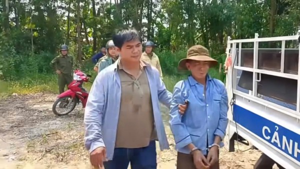 Khống chế người đàn ông gây thương tích rồi cố thủ trong hang đá