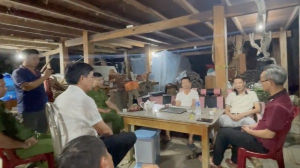 Kiểm tra nhà cho thuê, phát hiện dấu hiệu chế biến vàng trái phép Kiểm tra nhà cho thuê, phát hiện dấu hiệu chế biến vàng trái phép