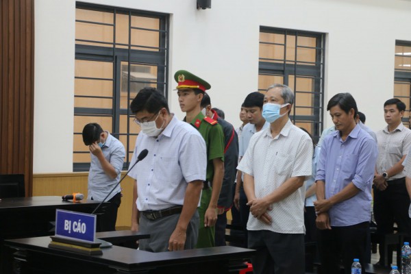 Ký hồ sơ khống, 3&nbsp;cựu&nbsp;Phó chủ tịch thành phố Long Xuyên cũ hầu tòa