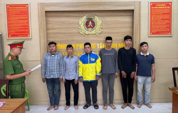 Lên mạng hẹn nhau giải quyết mâu thuẫn, 8 người bị khởi tố